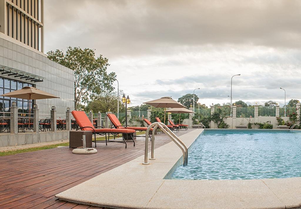 President Hotel At Umodzi Park Лілонґве Екстер'єр фото