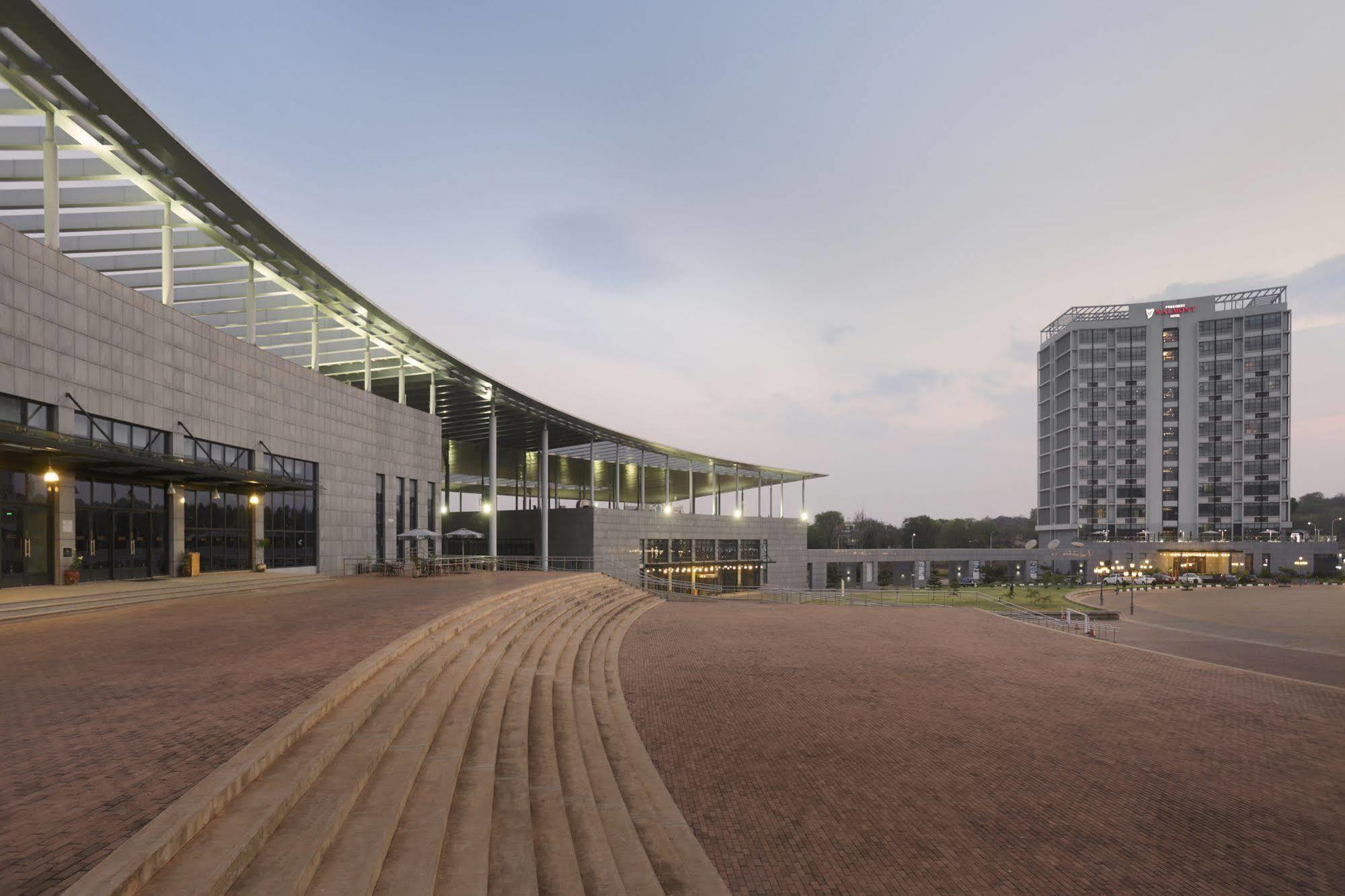 President Hotel At Umodzi Park Лілонґве Екстер'єр фото